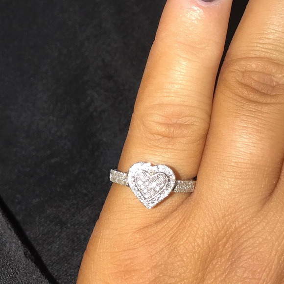 GND 0.30 ct diamond heart ring in 10kt gold - Picture 1 of 7